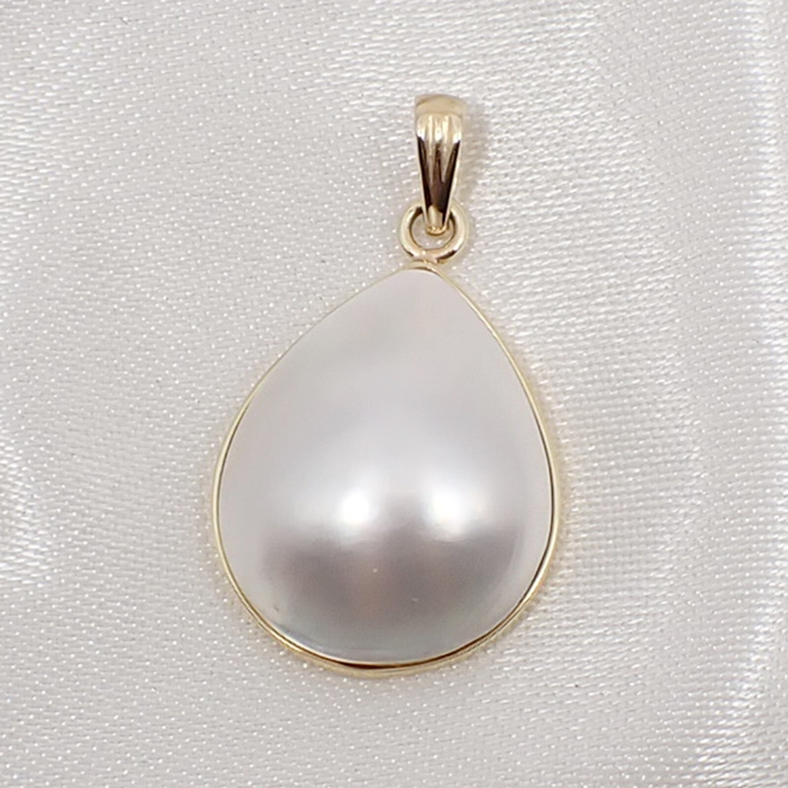 20x16mm Pear Pink Australian Mabe Pearl Bezel Pendant 375 9k Yellow Gold, MP57