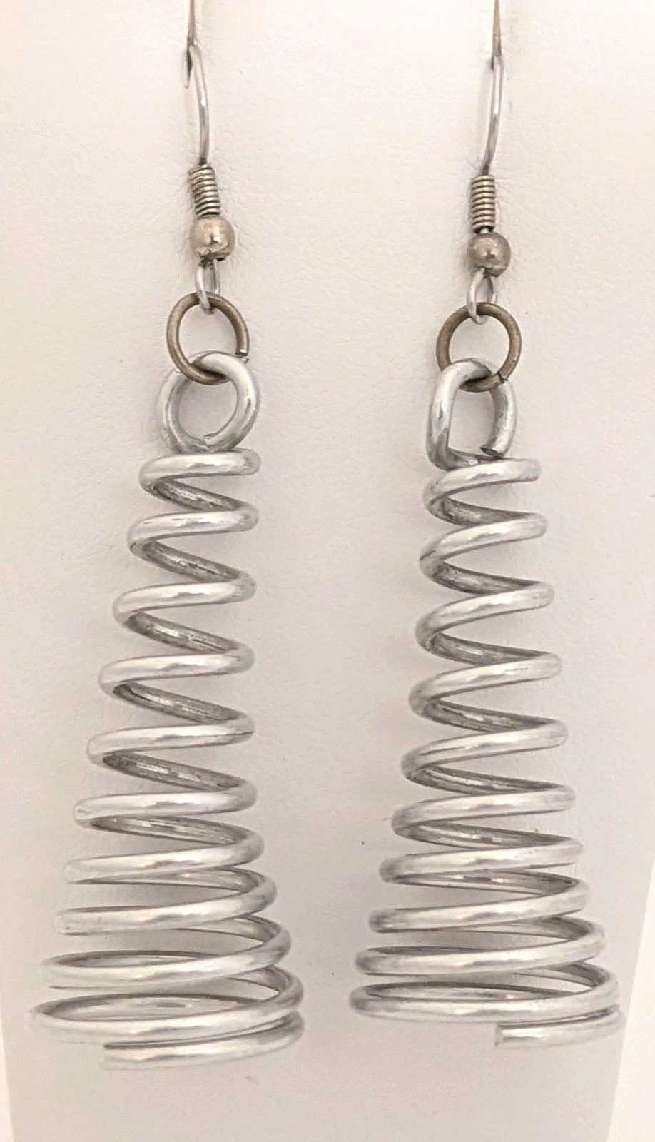 Vintage (1990s) Silvertone Spiral Artisan Earrings – Lightweight