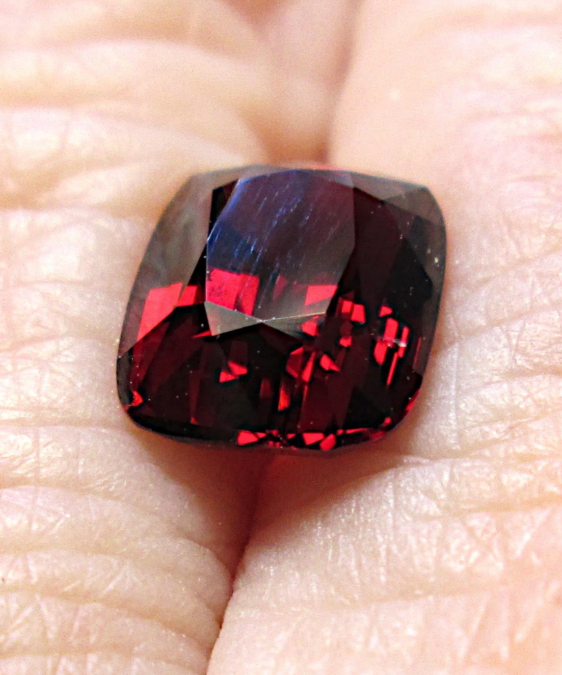 STRIKING 2.56 CT NATURAL NOBEL RED SPINEL FACETED CUSHION CUT MYANMAR