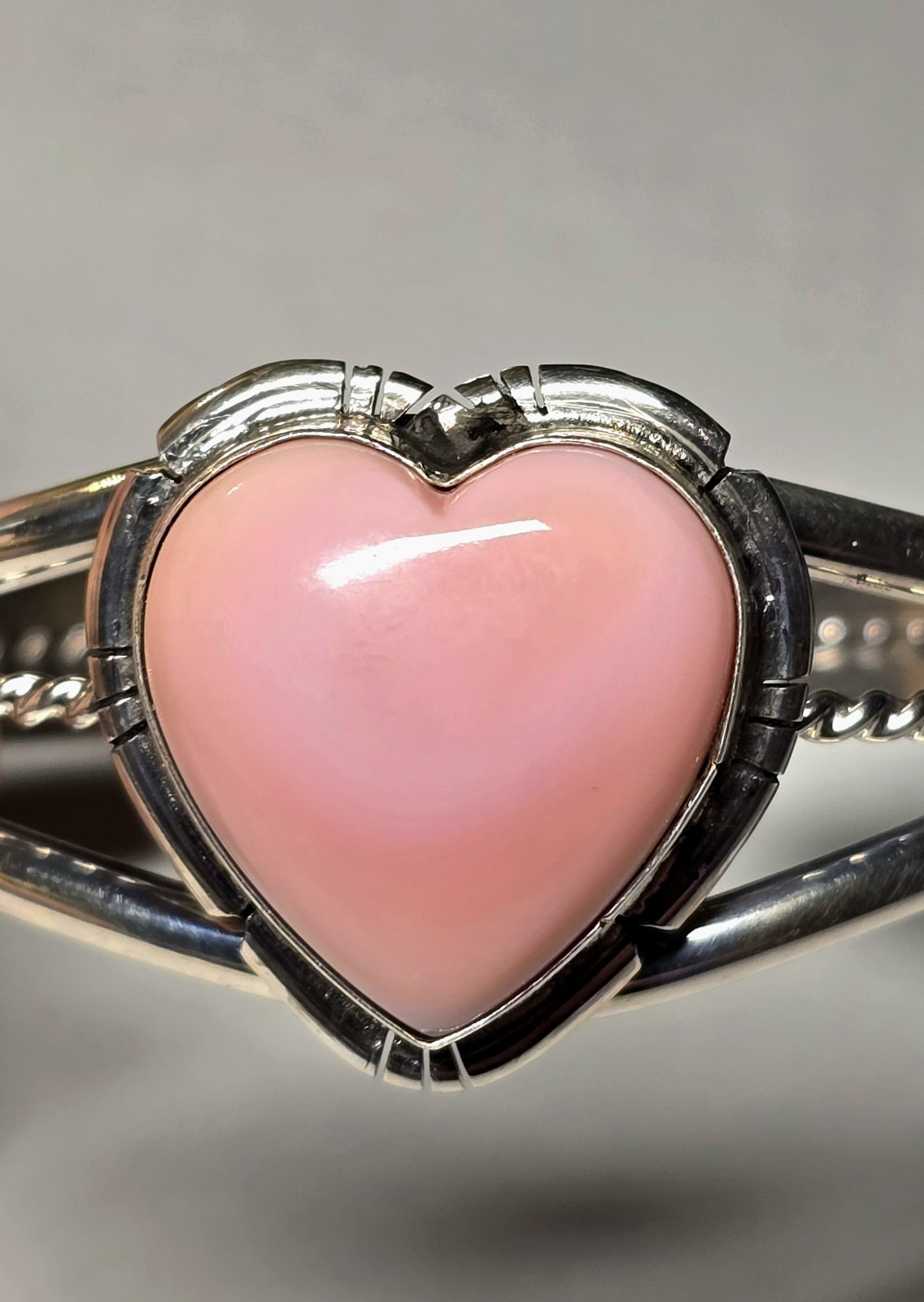 Navajo Sterling Silver Pink Conch Shell Heart Cuff Bracelet 925 Signed SE