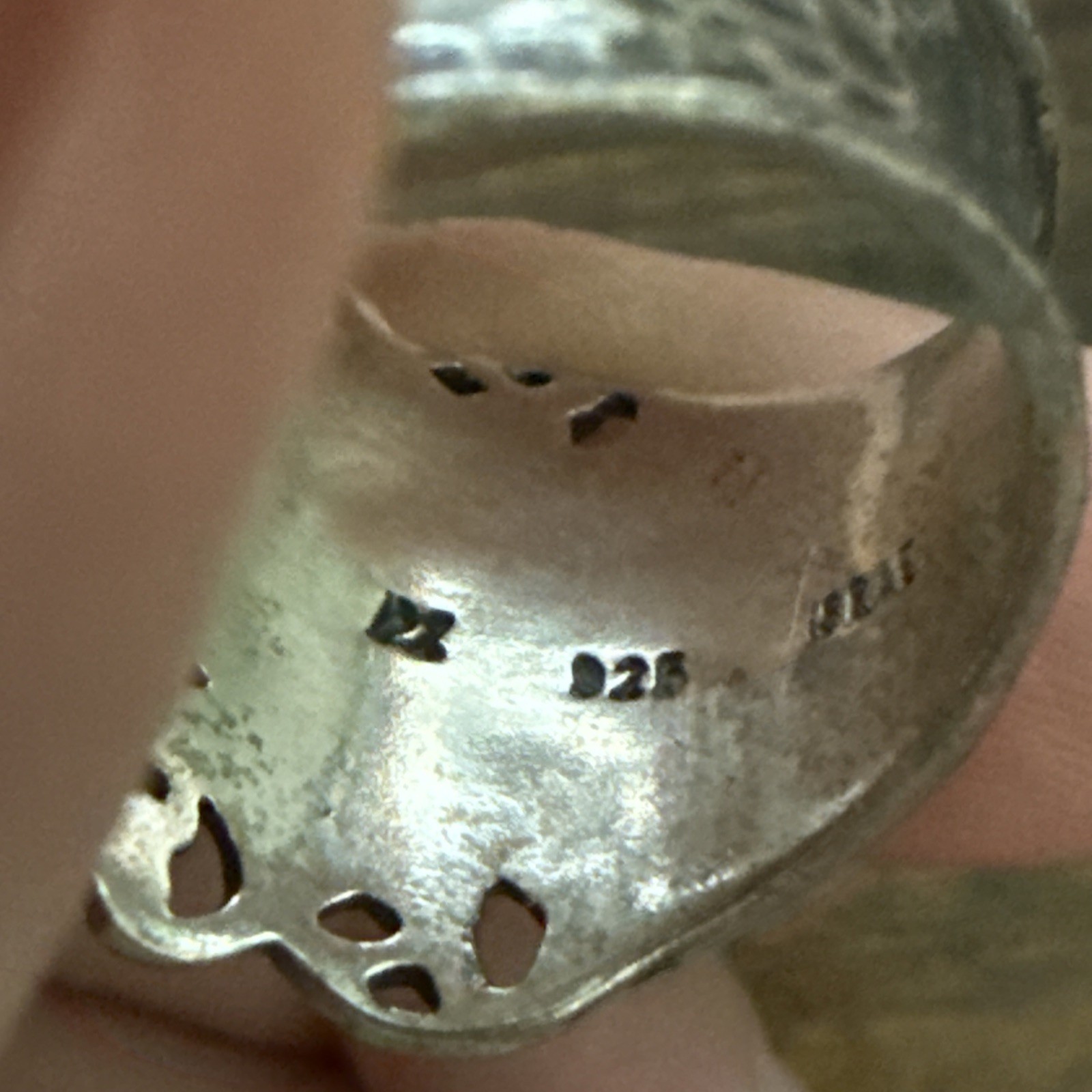 PZ PAZ Israel 925 Sterling Silver Hammered Scroll Work Cigar Band Ring Size 8.25