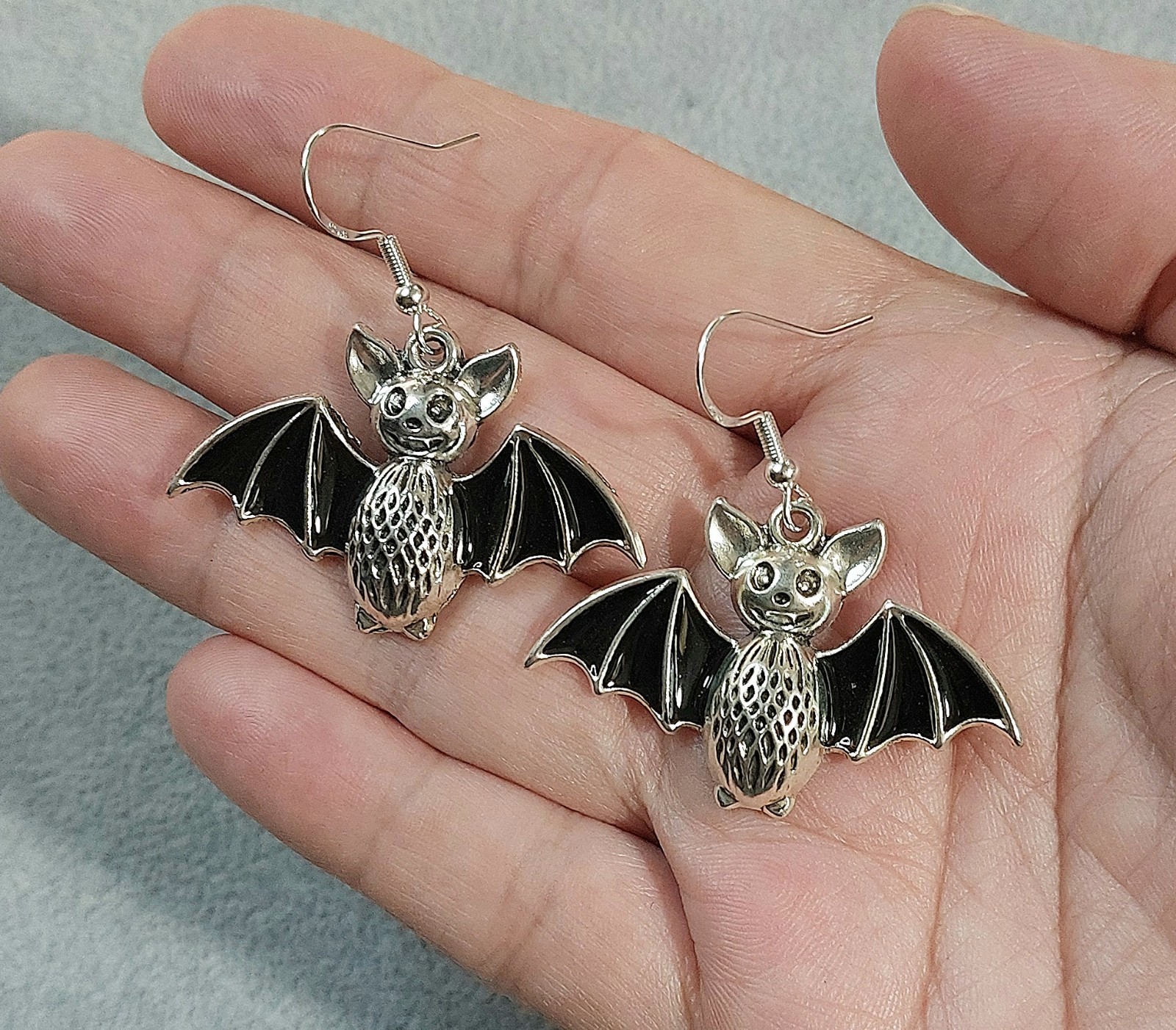Black and Silver Bat Earrings – Halloween theme jewelry