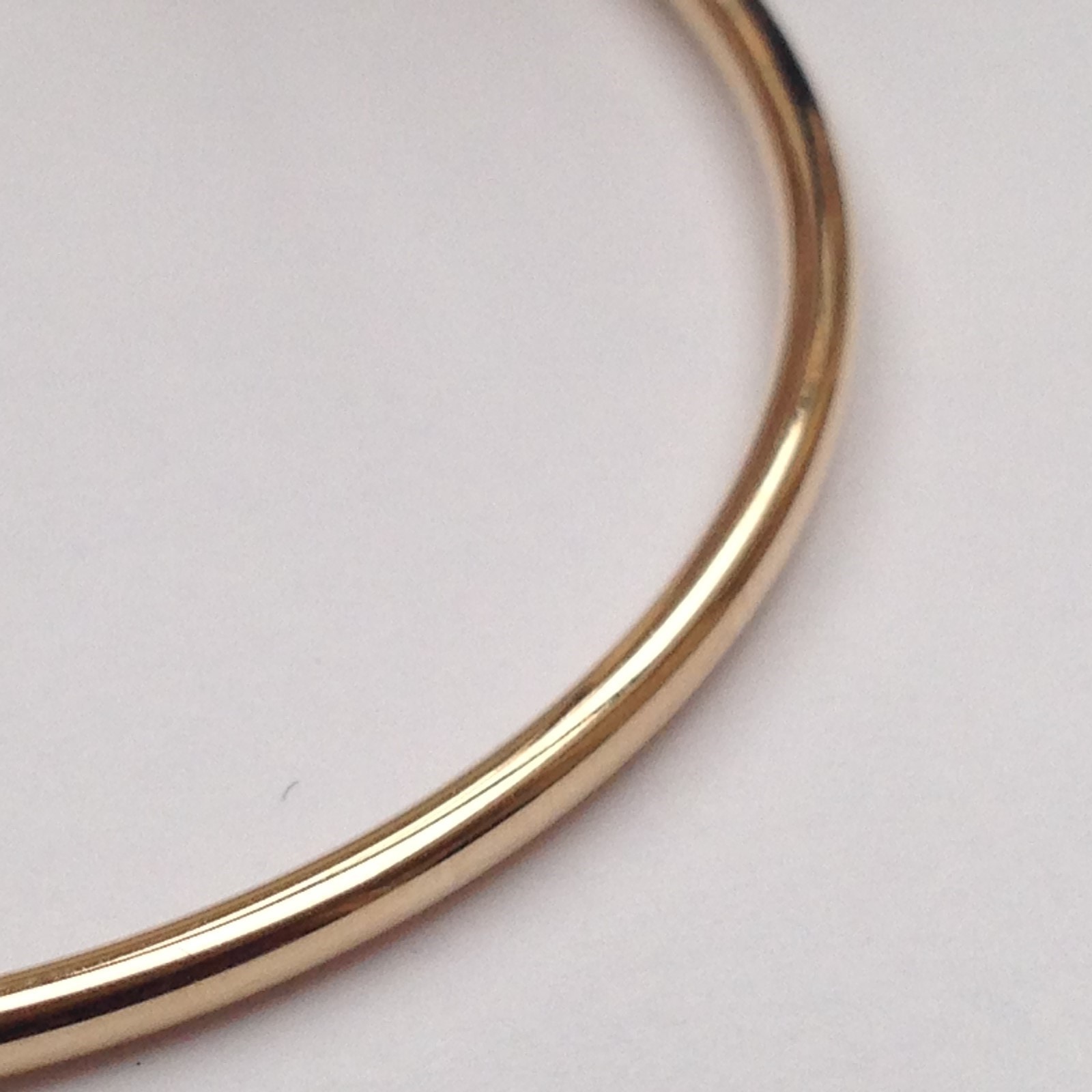 Fashion 10k Yellow Gold 2.0mm x 30mm Round Shiny Runway Tube Hoop Earrings