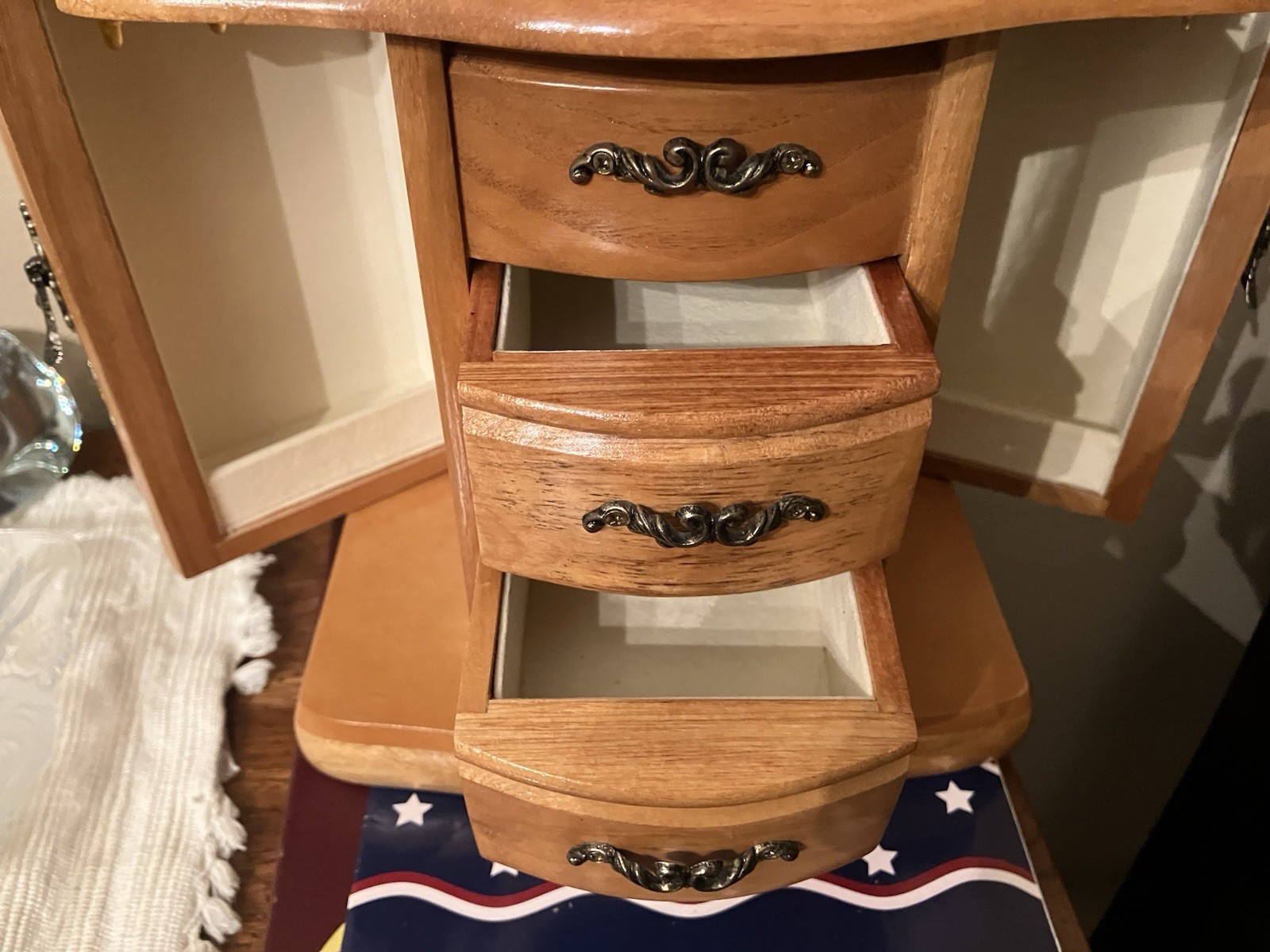 Vintage Oak Table Top Mele Style Jewelry Box Mirror, 3 Drawers EUC Rare Version!