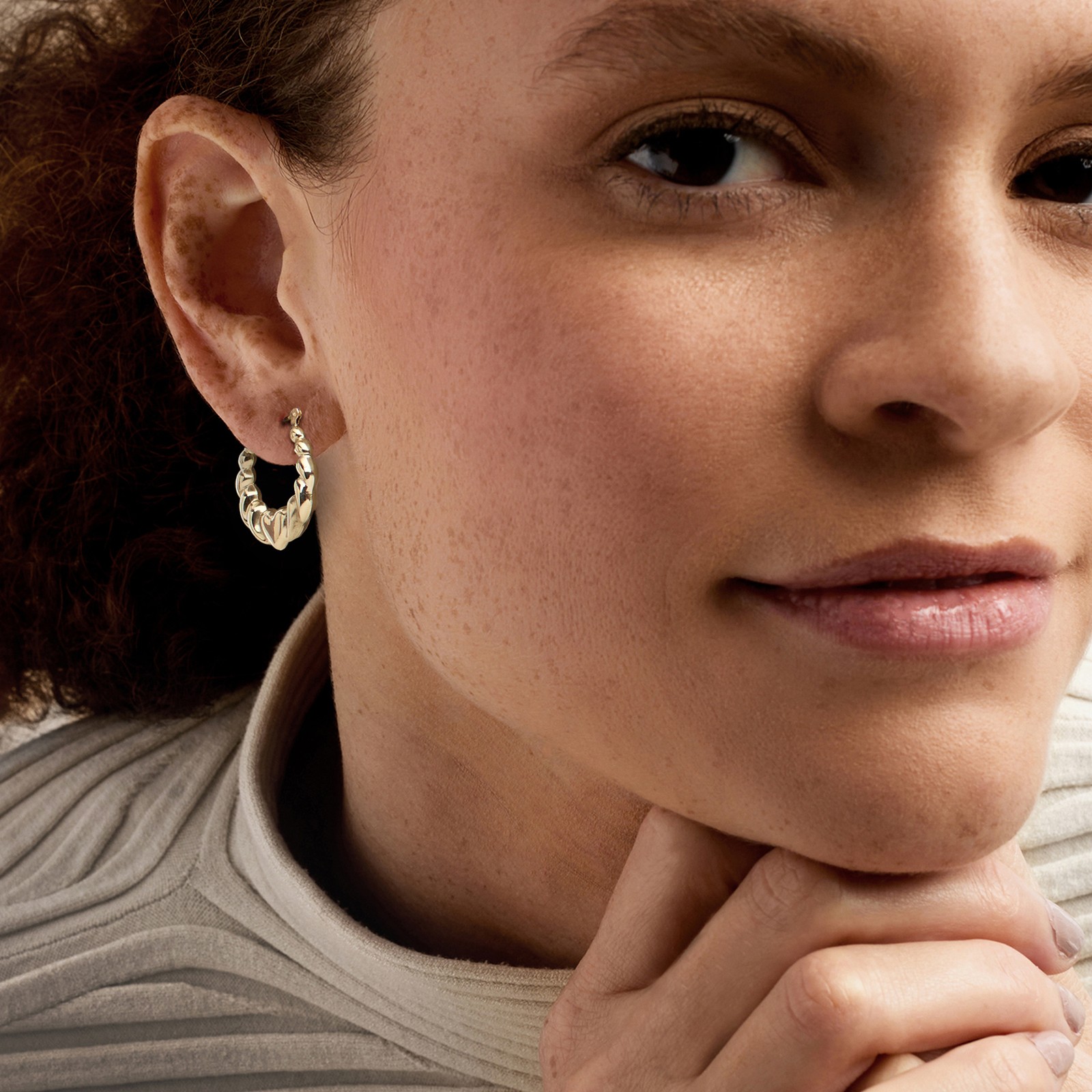Vintage 14kt Yellow Gold Heart Hoop Earrings. 7/8 inches