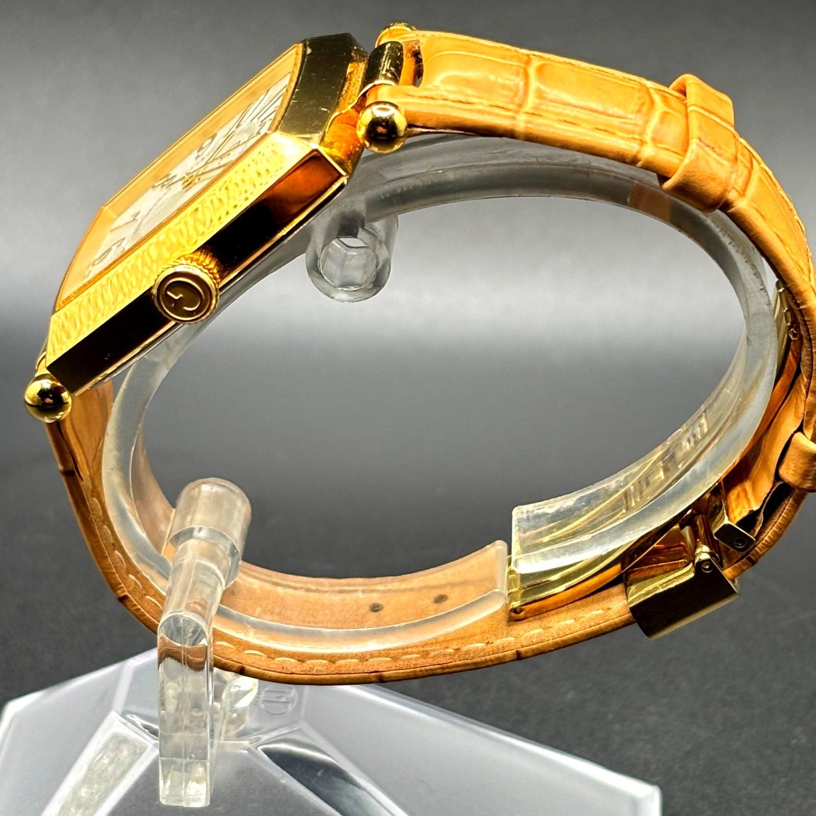 Vintage Gc 18500 Swiss Made Gold Tone Quartz Watch Full Set Box Papers