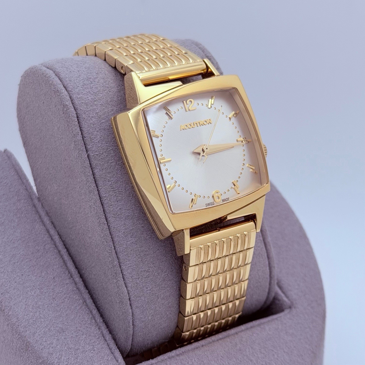 Accutron Legacy 521 2SW7A002 Silver Dial Gold Tone Steel Box Papers