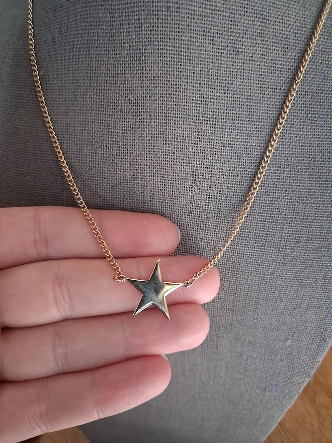15 inch Avon Star necklace