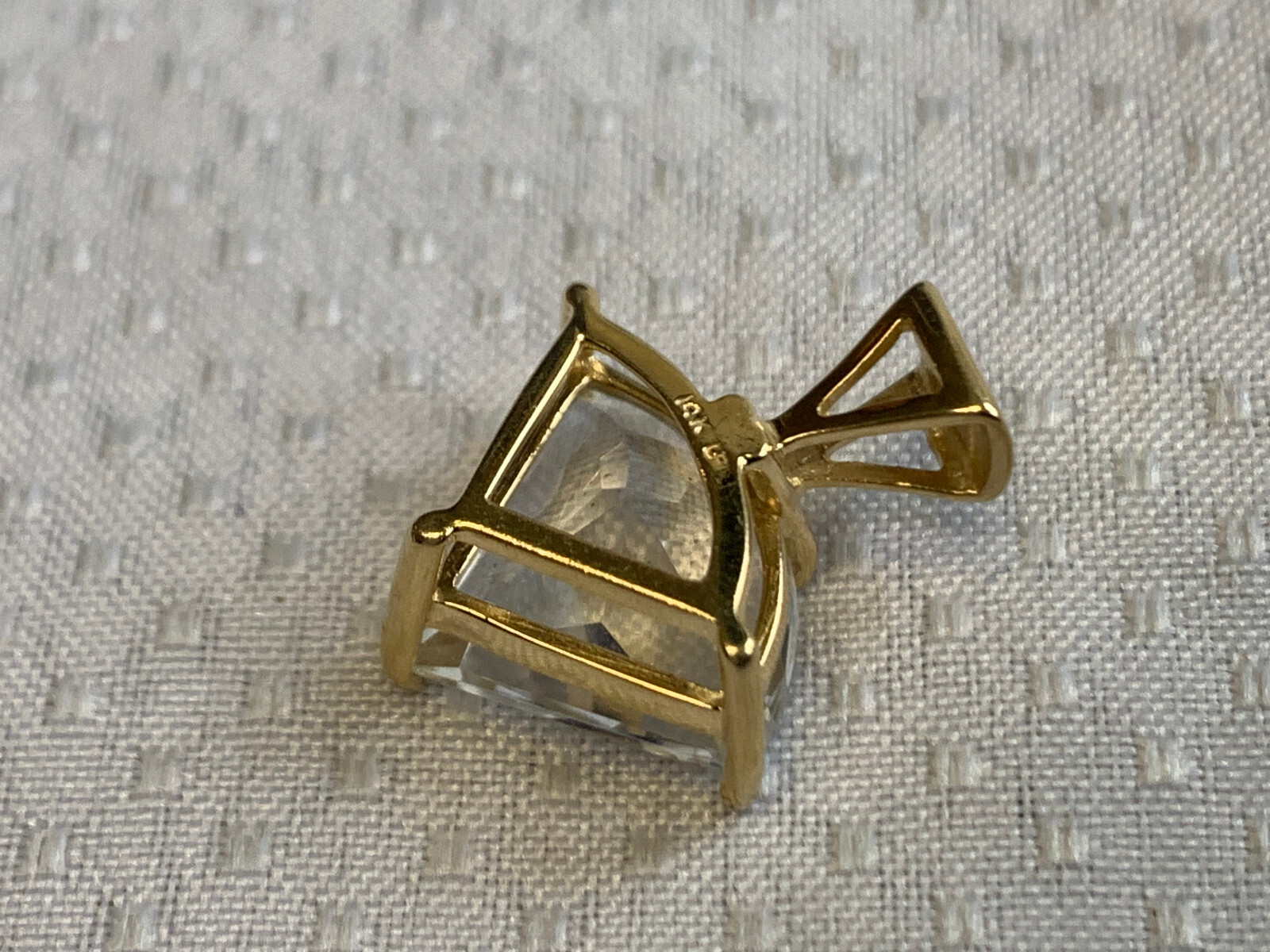 14K Yellow Gold Pendant 3.17g Fine Jewelry Clear Trilliant Stone Charm *READ*