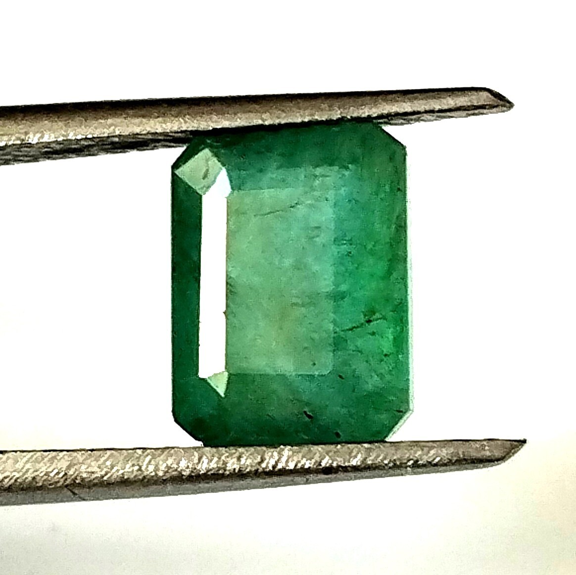 ZAMBIAN GREEN EMERALD FACETED NATURAL UNTREATED EMERALD CUT GEMSTONE 2.30 CARAT