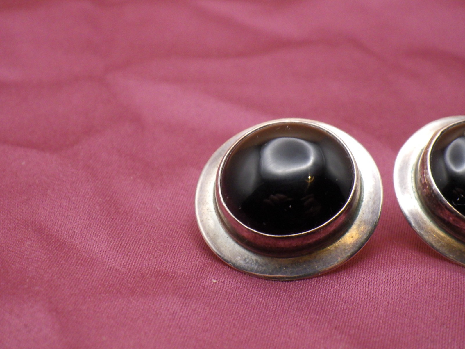 Vintage Sterling Silver Black Stone Earrings 9g High Polish Opaque Retro Smooth