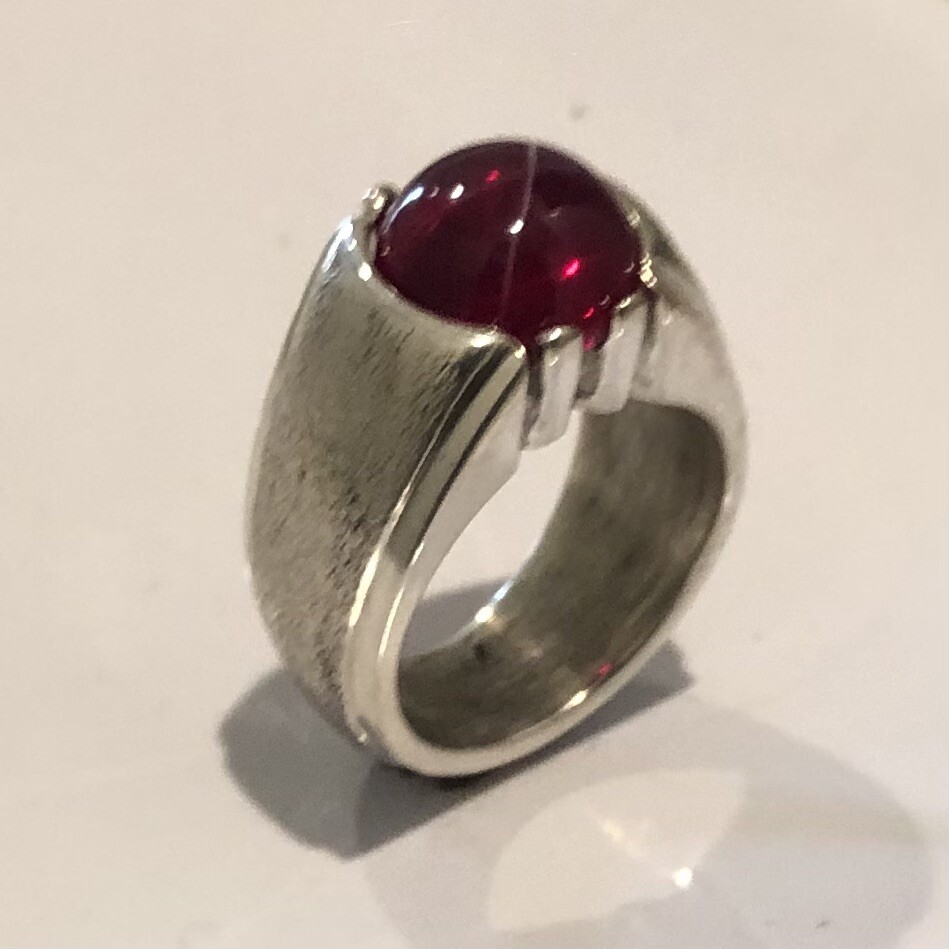 MJG STERLING SILVER CLASSIC MEN’S RING.12mm LAB GROWN STAR RUBY. 26 GR. SZ 10