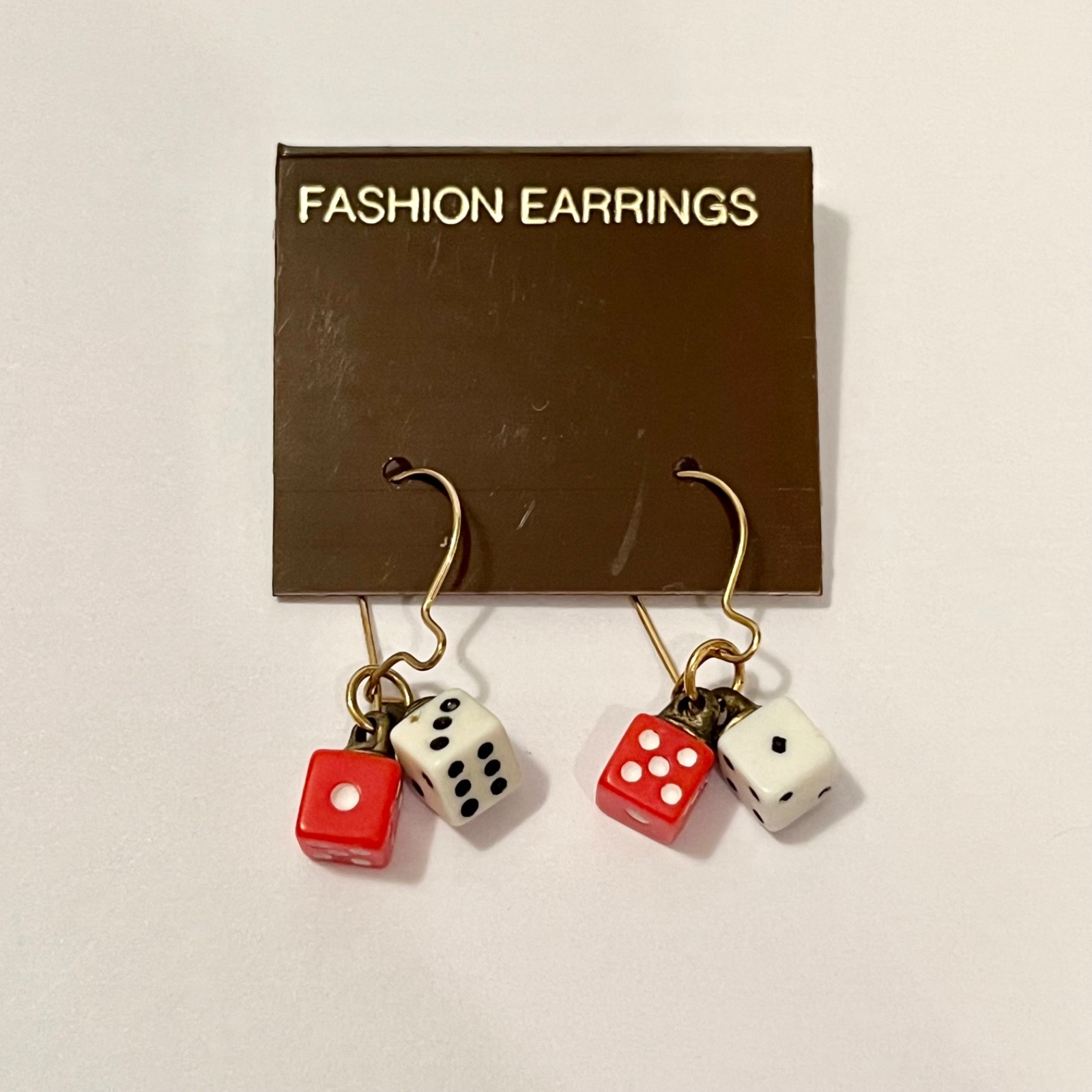 VTG Tiny Dice 0.75″ Dangle Earrings Las Vegas Casino Gambling White/Red NOS