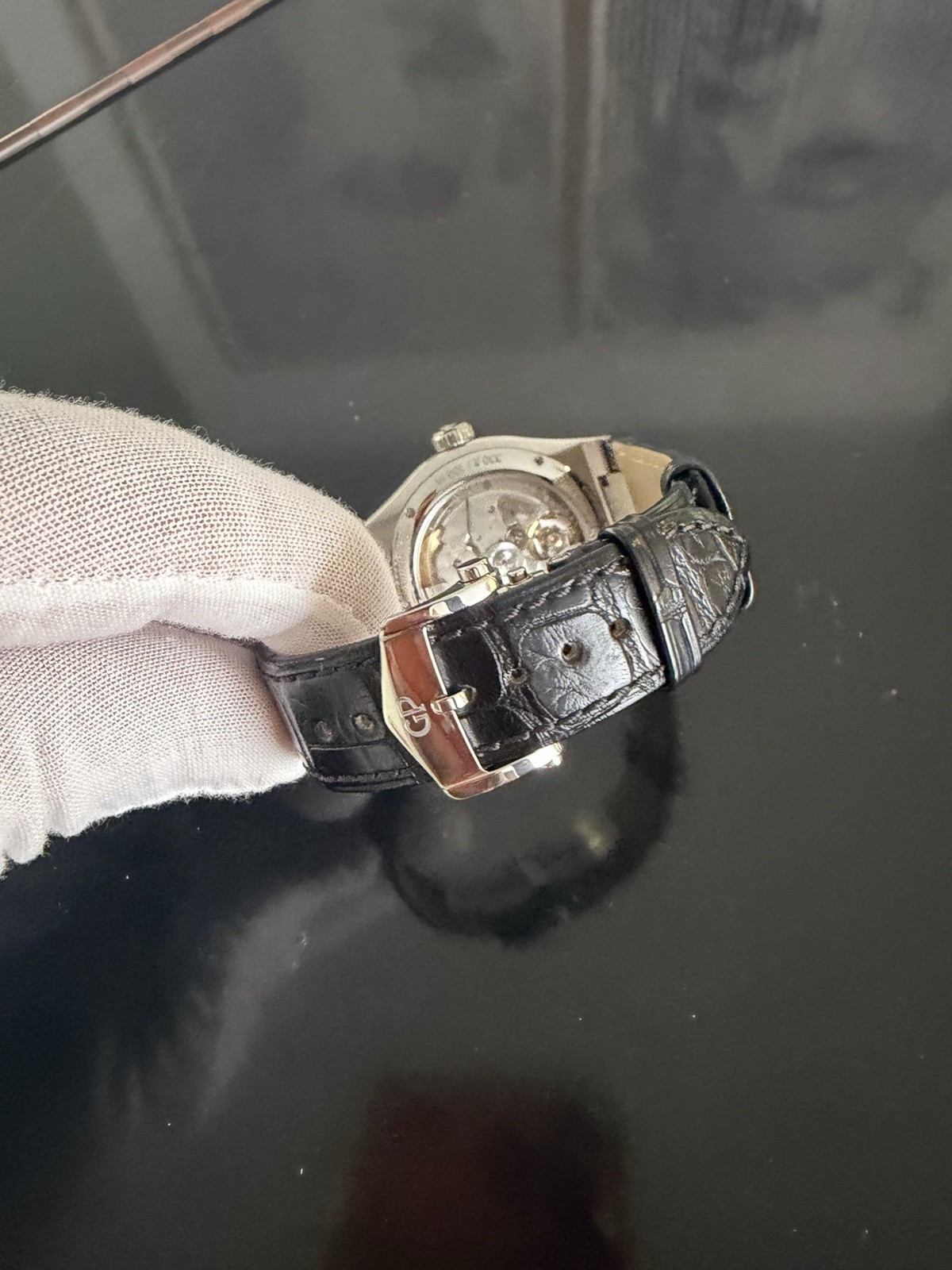 Rarely Clean Girard-Perregaux Laureato 42mm Blue Dial Leather Strap