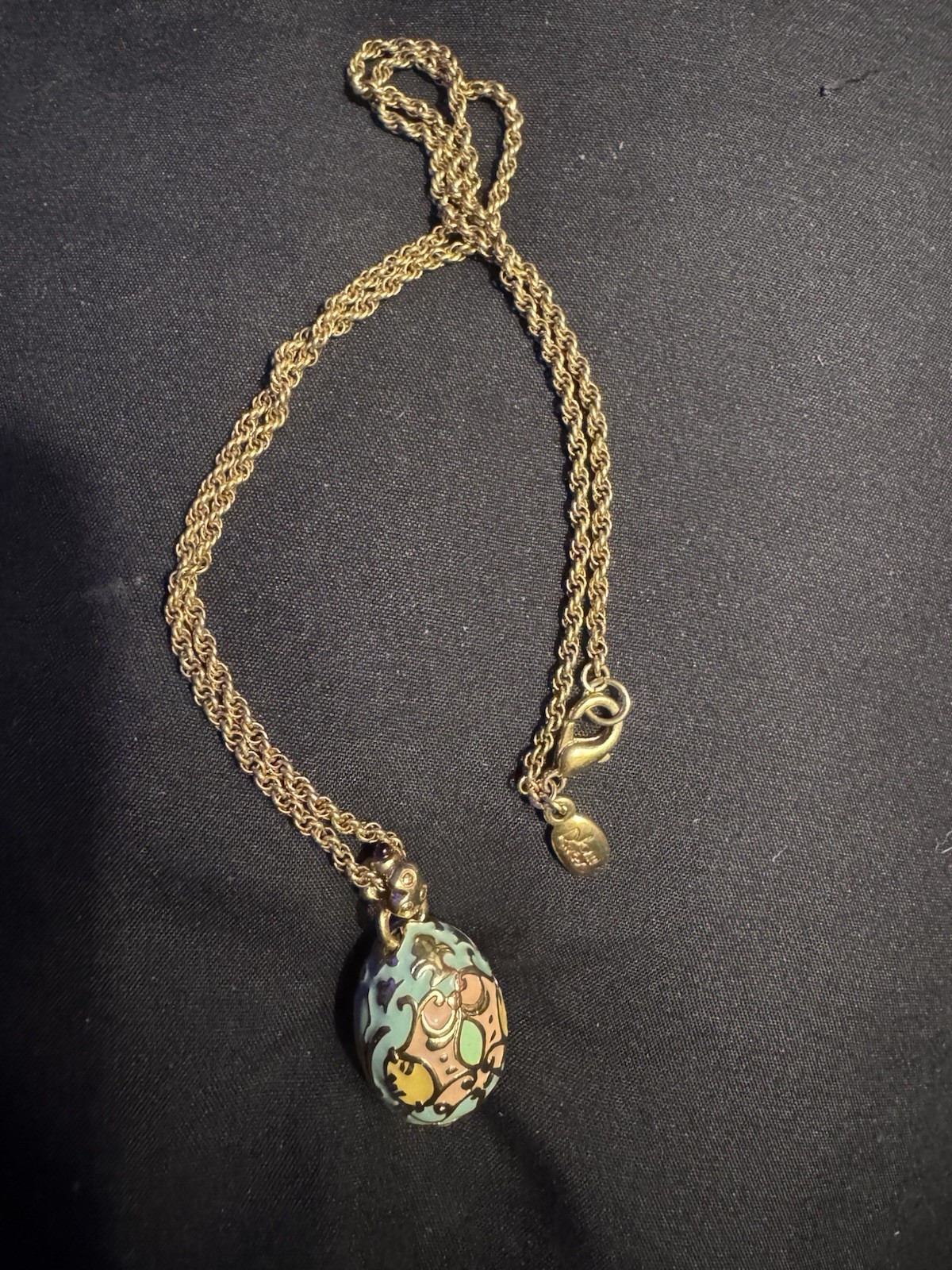 Vintage Joan Rivers Gold Tone Rope Chain Necklace egg Charm Pendant