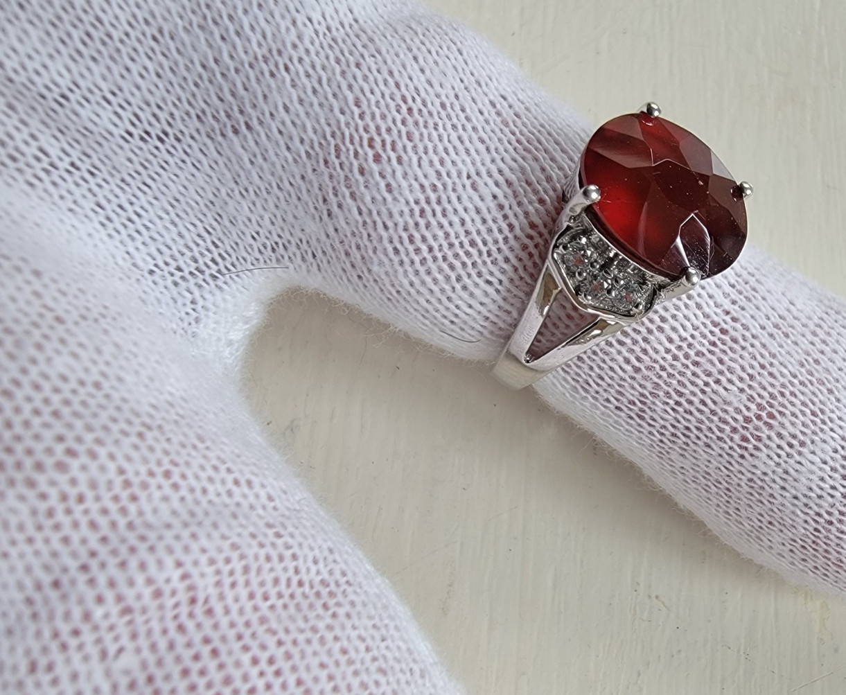 HESSONITE GARNET VINTAGE STYLE STERLING SILVER RING WHITE SAPPIRE ACCENTS SIZE 6