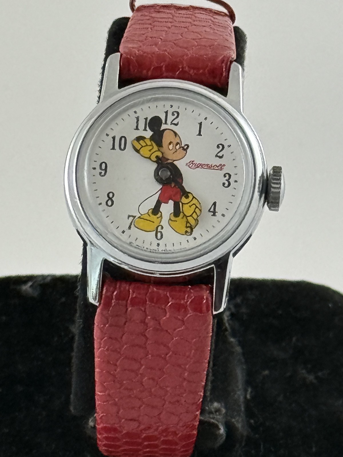 Vintage Mickey Mouse Ingersoll Manual Wind Watch 3L70 from 1970s