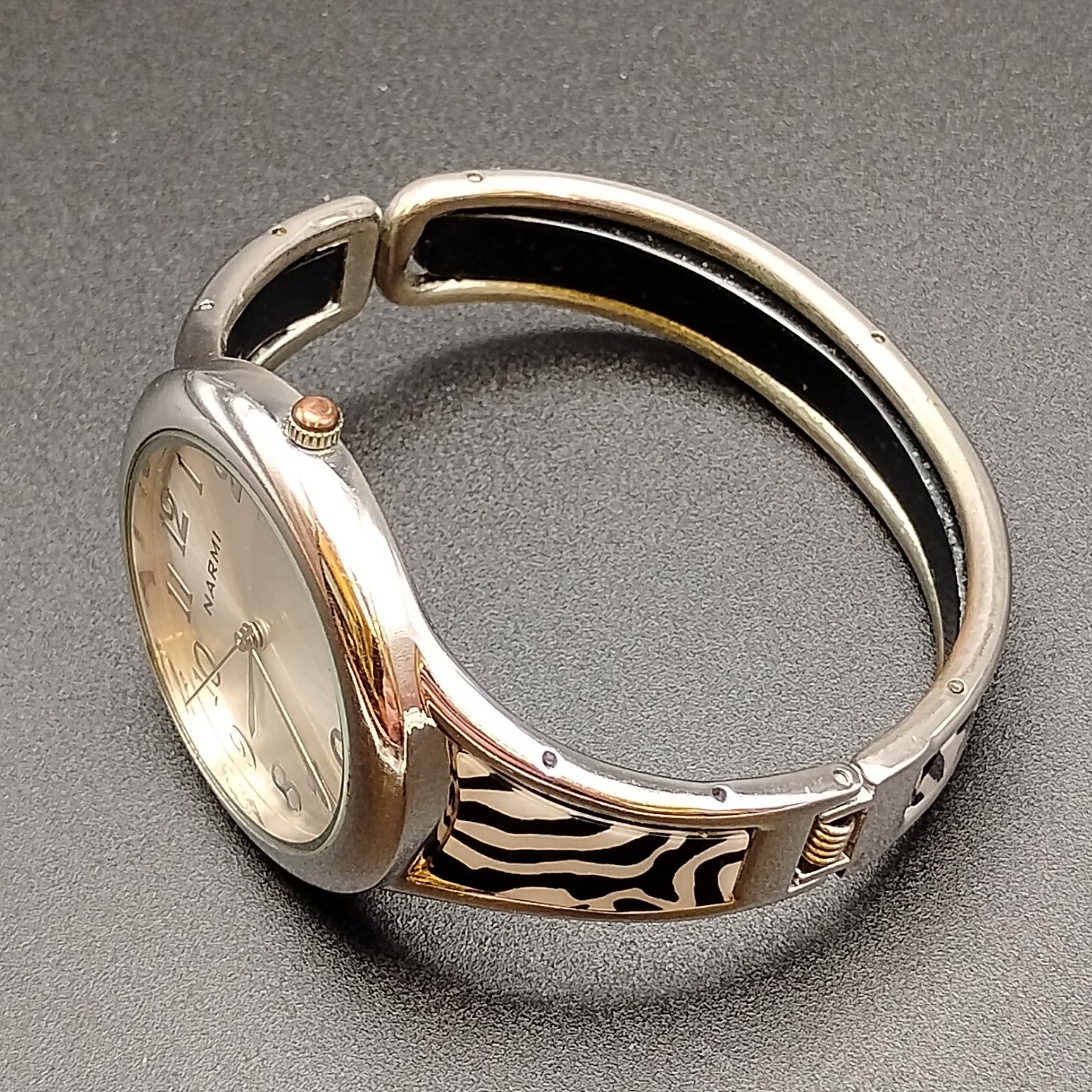 NARMI SKU4009 Wristwatch Silver-Tone Zebra Print Bangle Japan Movt