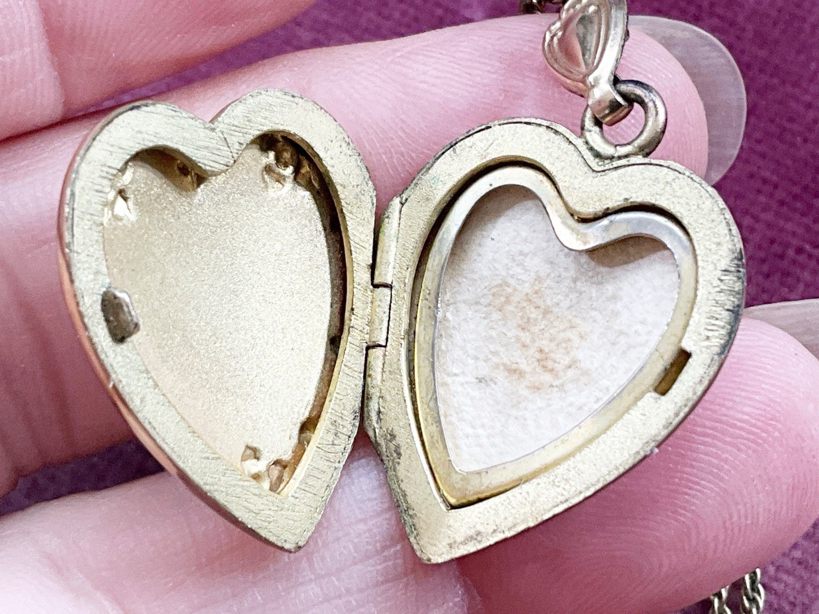 Antique Vtg. Multi Color Gold Filled Heart Locket Pendant Necklace with Flowers