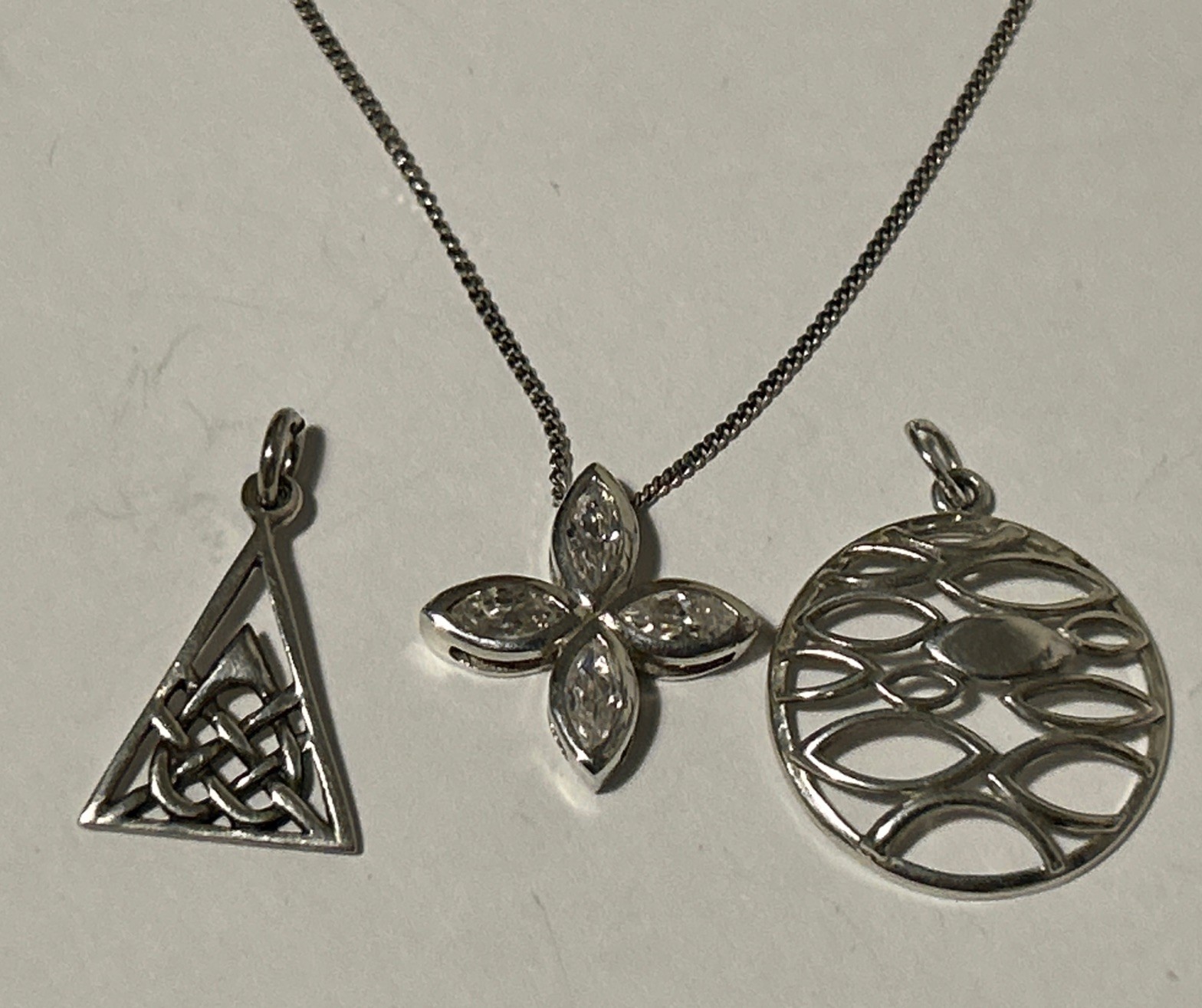 46cm/18” Sterling Silver Necklace with 3 Different Sterling Silver pendants (6g)