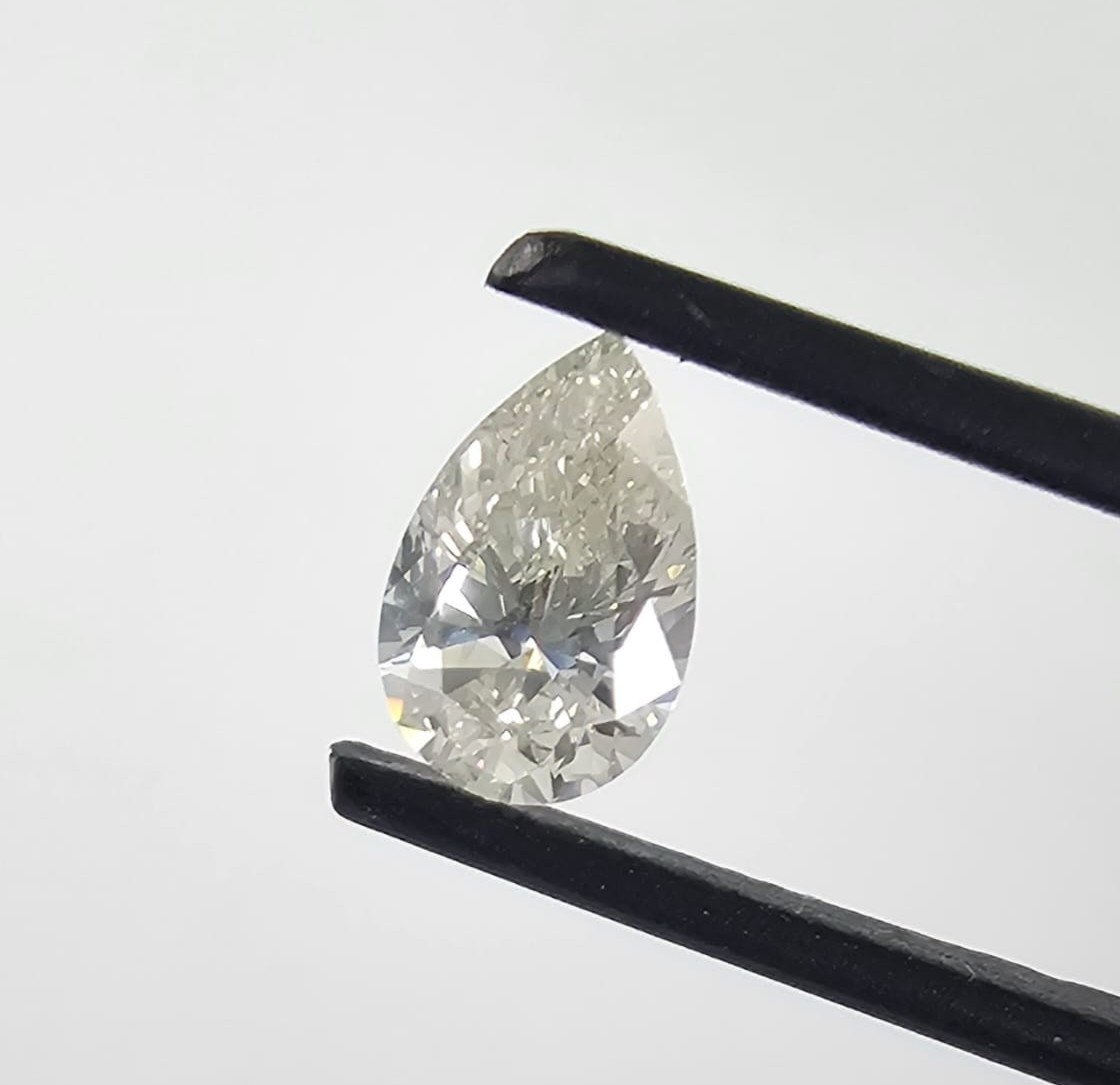 1.08ct 8.90×5.80×3.60mm Natural Fancy Loose Pear Rare Diamond VS Purity