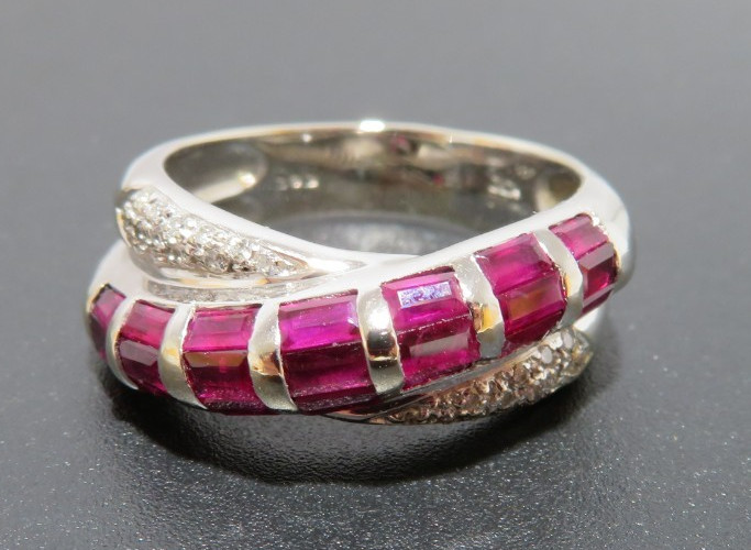 14K WG RUBY & WHIT STONE CLUSTER SWIRL BAND RING SZ 8.25 7.83 grams (A22045-1)