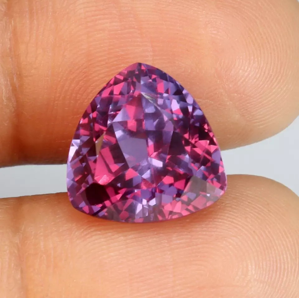18 CT+ Natural Flawless Montana Purple Pink Sapphire Trillion Cut Loose Gemstone