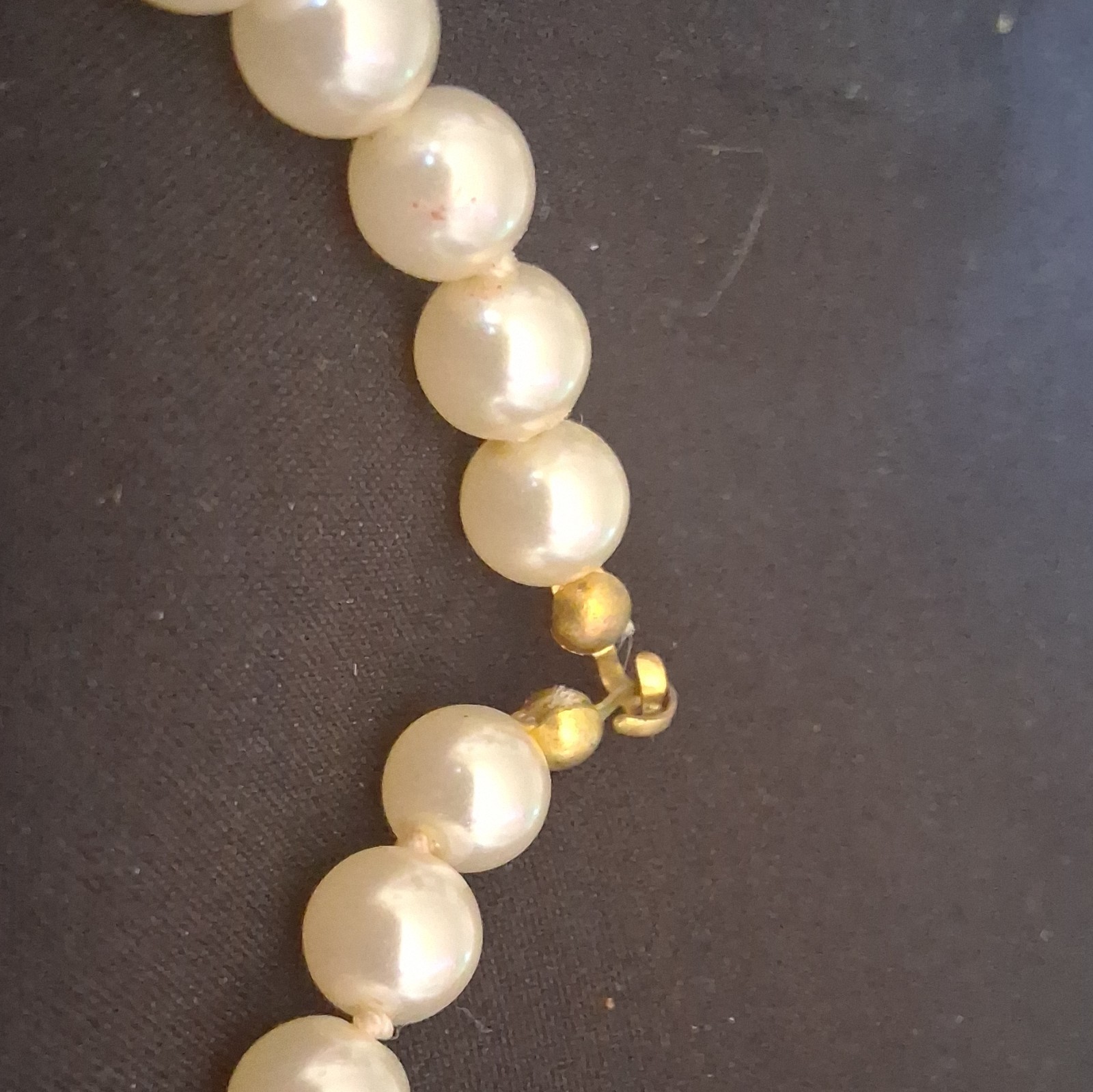 White Faux Pearl Ball/Bead Beaded Strand Necklace Round Barrel Clasp Undated