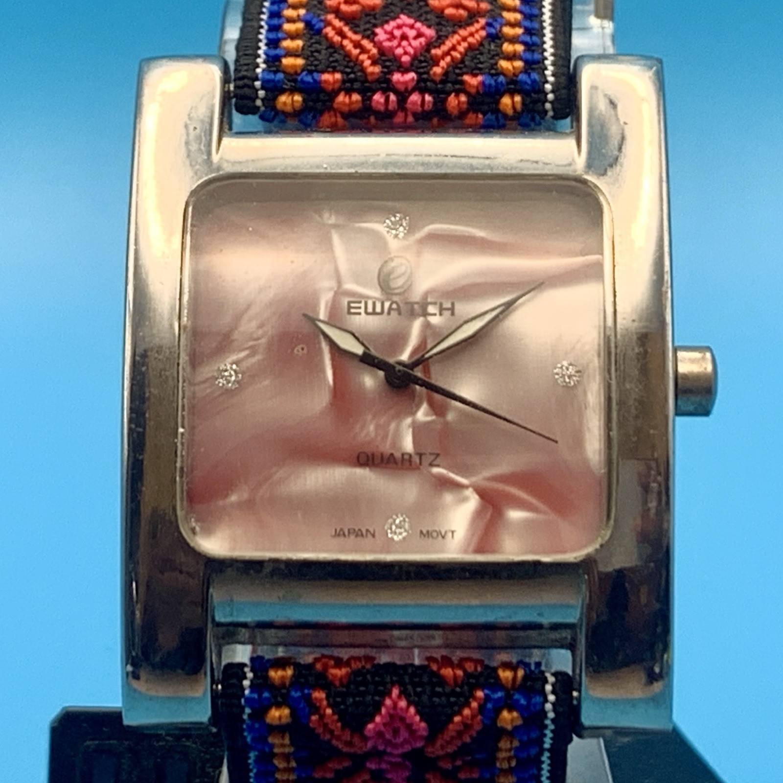 EWATCH Women’s Fashion Quartz Wristwatch MOP Dial Stretch Band Works New Battery