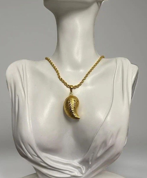 ‏Gold Plated Leaf Necklace Women Minimalist Pendant Nature Jewelry Gift