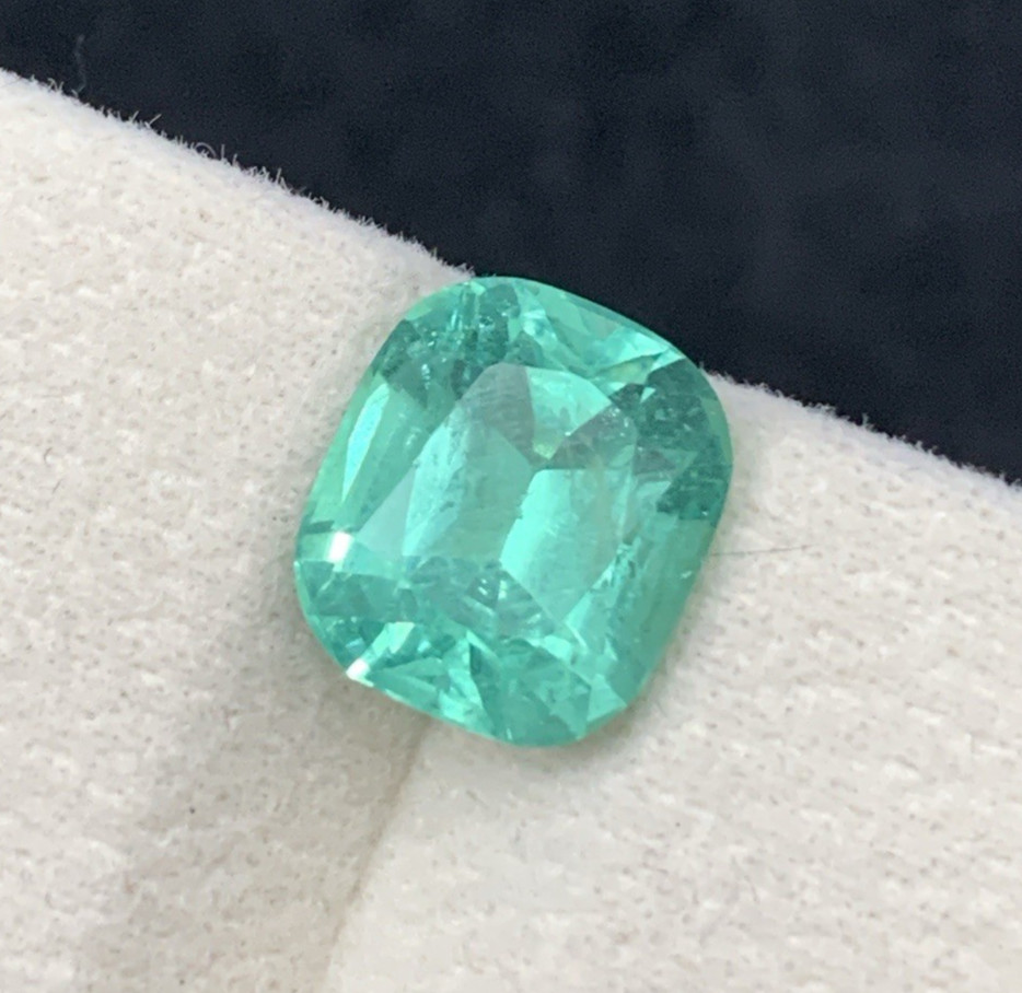 No Heat stunning 5.05 Cts Apatite 10.4×9.1×6.9mm Cushion cut