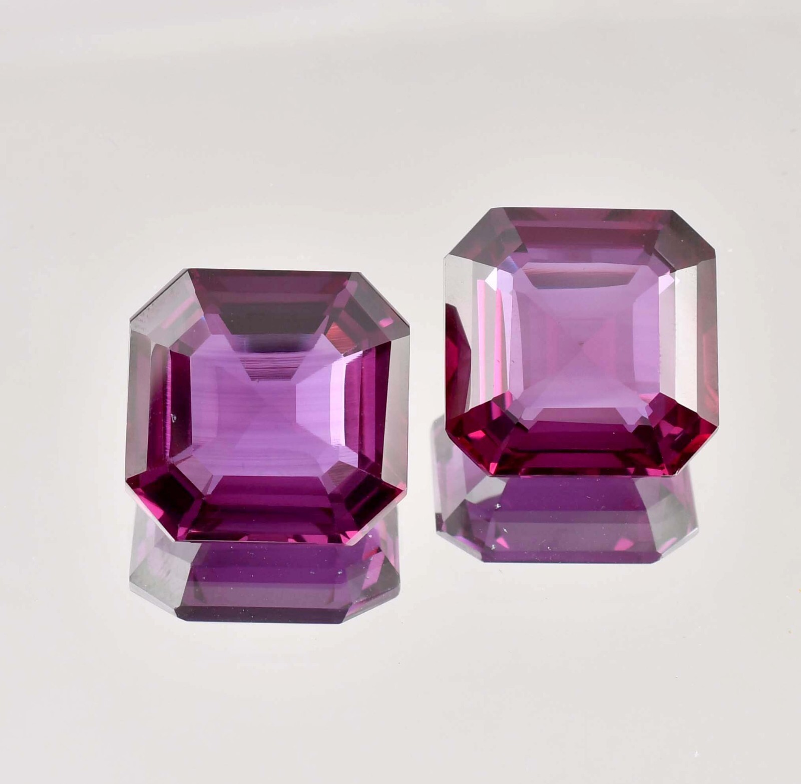 1 Pair 14×14 MM Flawless Natural Color Change Alexandrite Gemstone GIT Certified