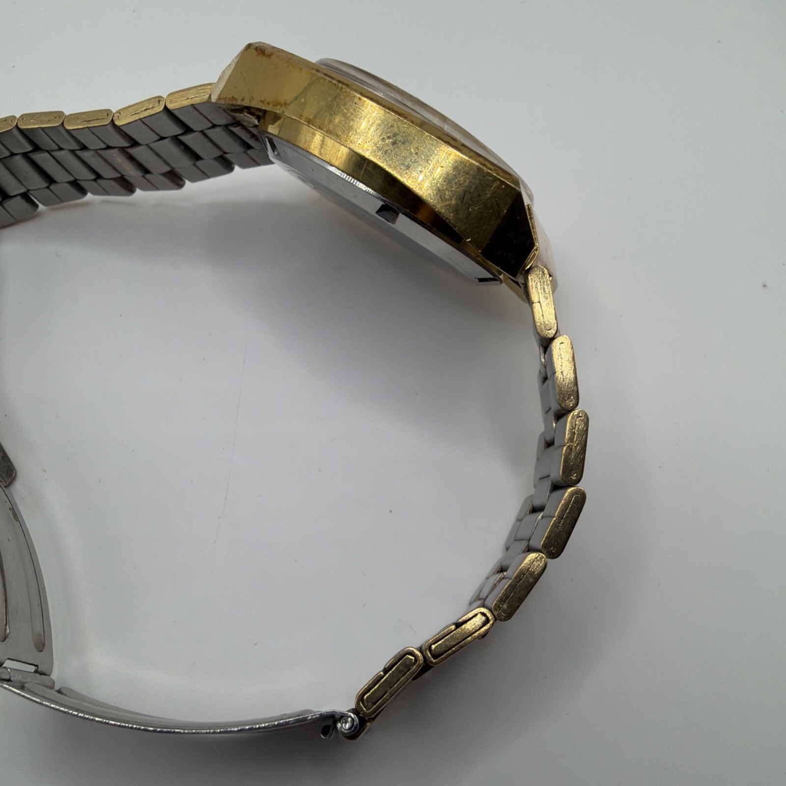 Caravelle Electrotime By Bulova Set-O-Matic With Case