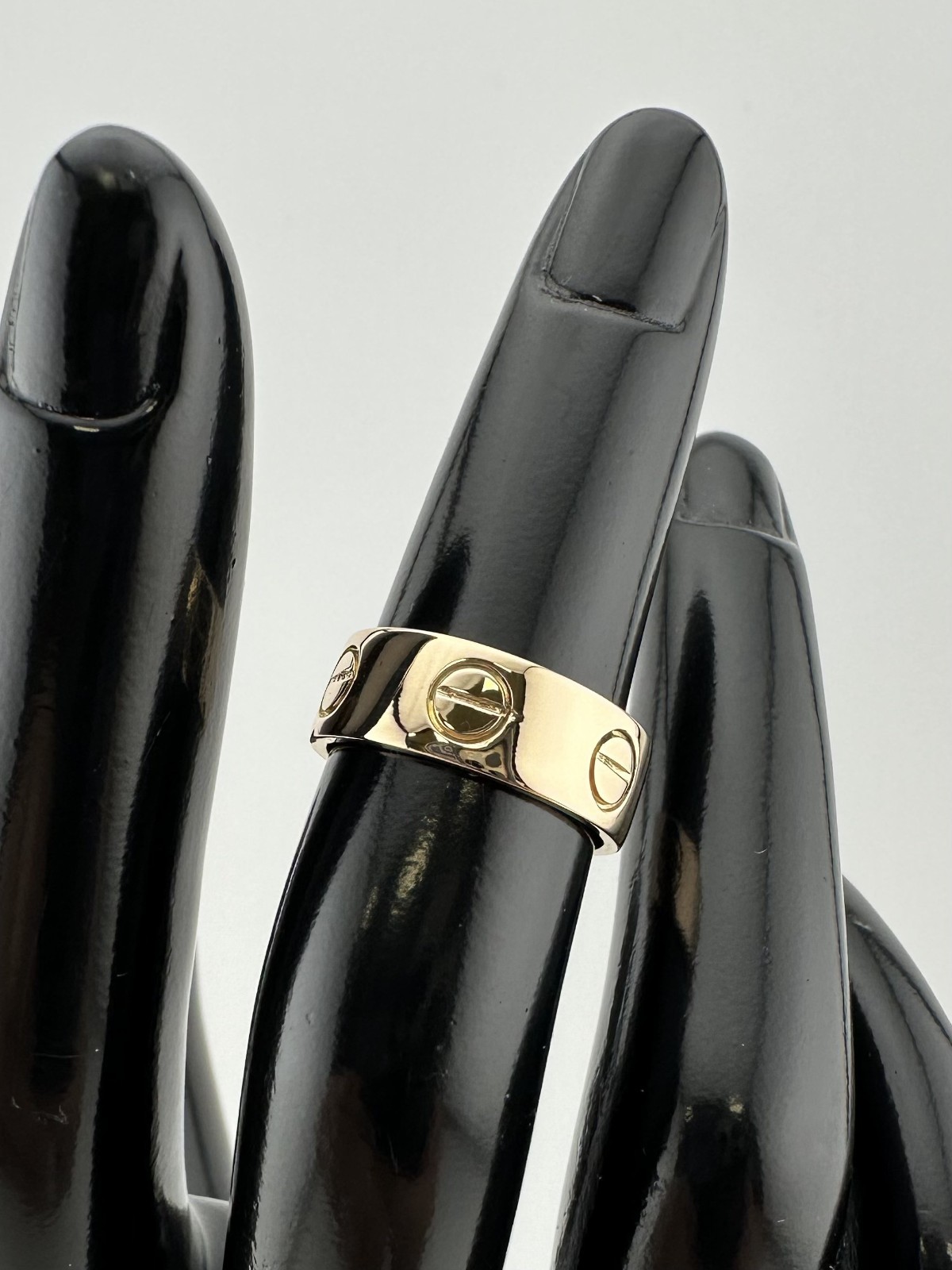18k Yellow Gold Classic Luxury Screw Motif Ring Band 2.80dwt 4.4g