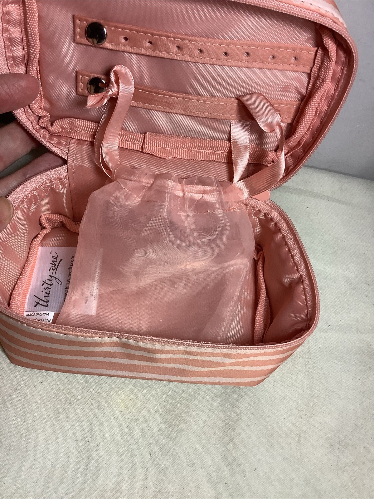 Thirty One Portable/Travel Jewelry Pouch/ Case Peach Stripes EUC