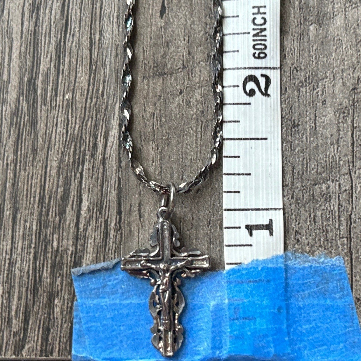 Vintage 925 Sterling Silver Crucifix Pendant Necklace 18 Inch Singapore Chain