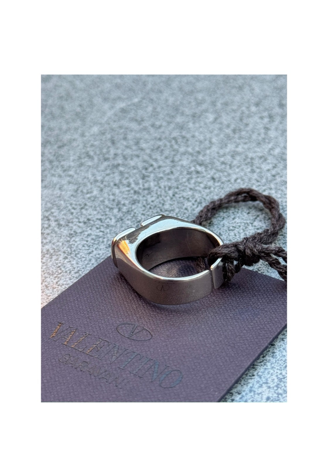 Valentino Garavani VLogo Ring. Size IT – 25. UK – V. US – 11.5. Clearance