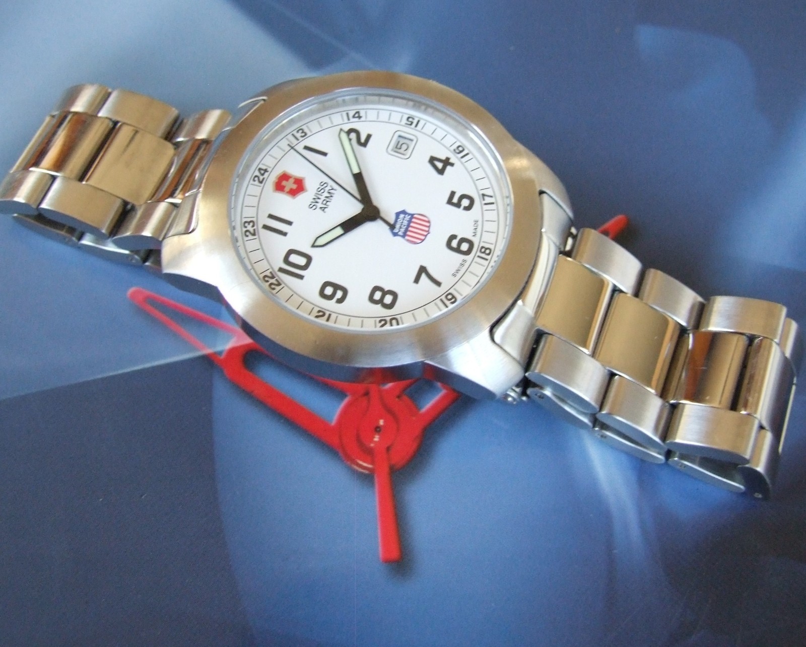 VictorINOX SWISS ARMY~Men FIELD Rare UNION PACIFIC RR Dial~SS Bracelet~Very Fine