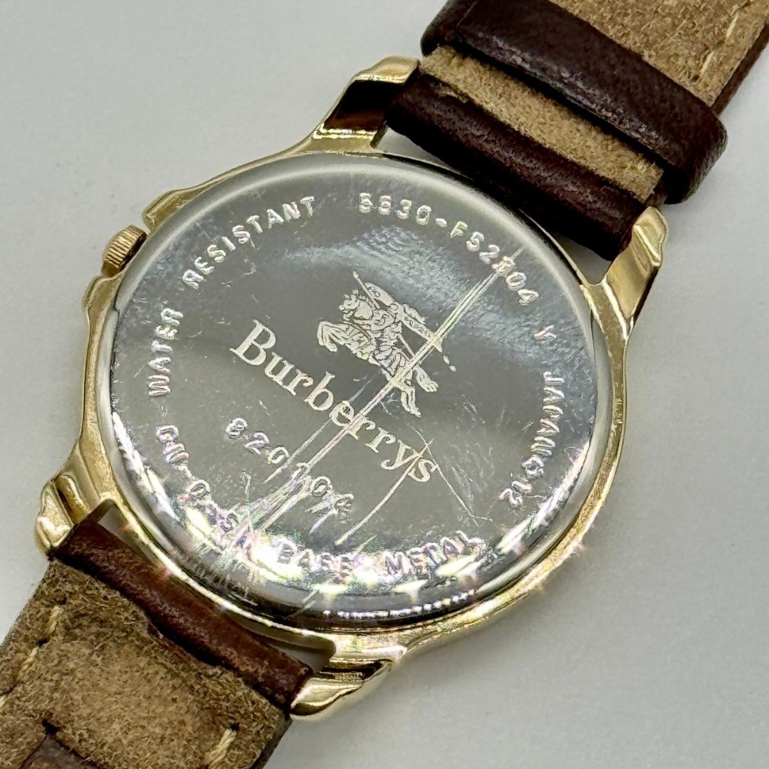 Burberry watch ivory dial quartz three hands 5530 F52304