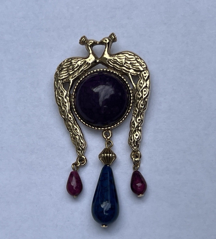 Art Deco Vintage Regal Gold Colored Kissing Peacock Birds Dangle Brooch Pin