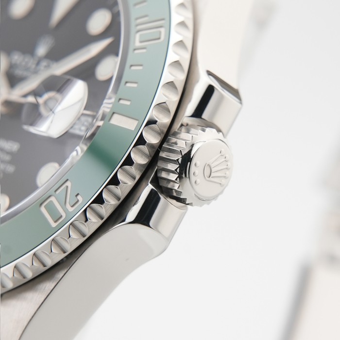 ROLEX Submariner Date 41 126610LV Warranty 2022 Box/Paper