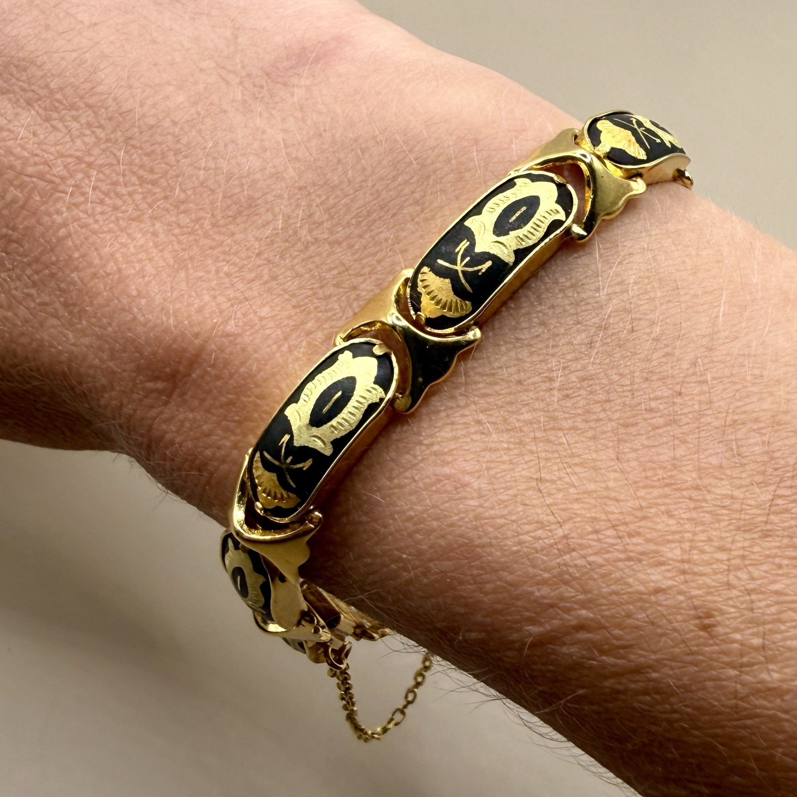 Vintage Gold Tone Damascene Black Enamel Link Bracelet w Safety Chain 7.5”