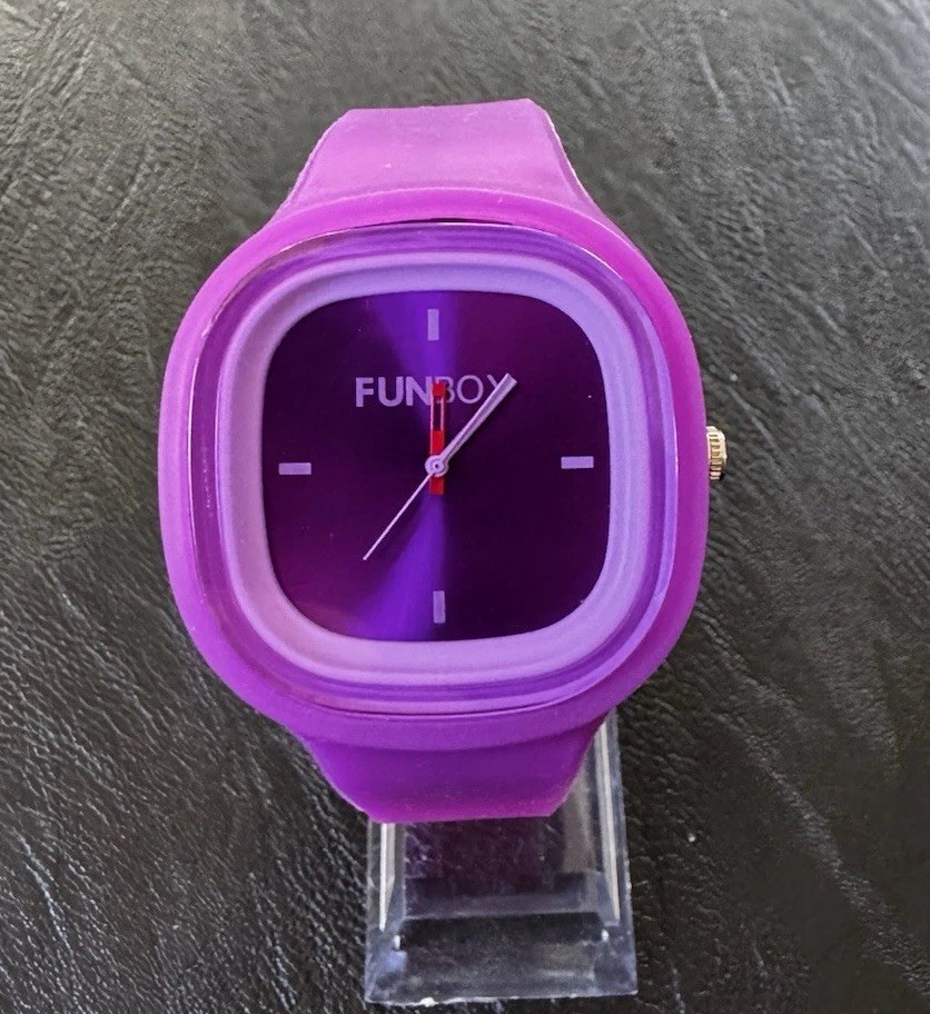 FUNBOY Purple Analog Quartz Wristwatch Silicone Strap Cushion Case 44-47.9mm