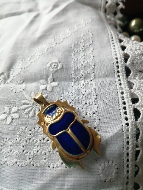 Egyptian Scarab Beetle Pendant Gold 750 18K Gold 5.6 Grams Charm No 585