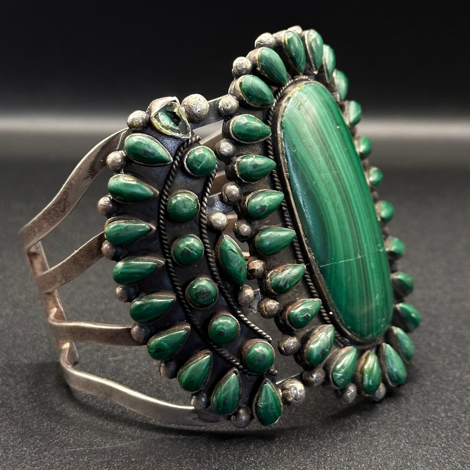 A Large Native American Navajo Silver & Malachite Cluster Cuff Bracelet , 114 g
