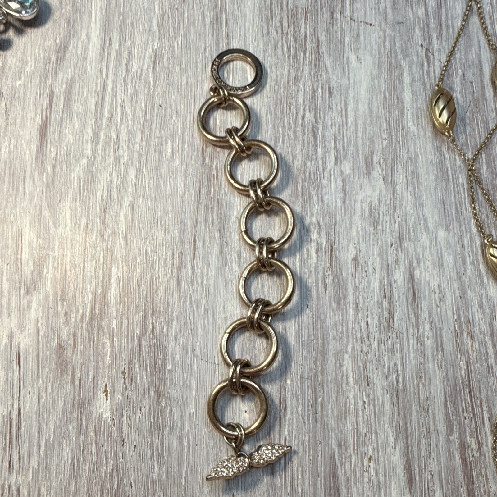 Victoria’s Secret Signed bulky 80s Gold Round Link Chain Bracelet Toggle Closure