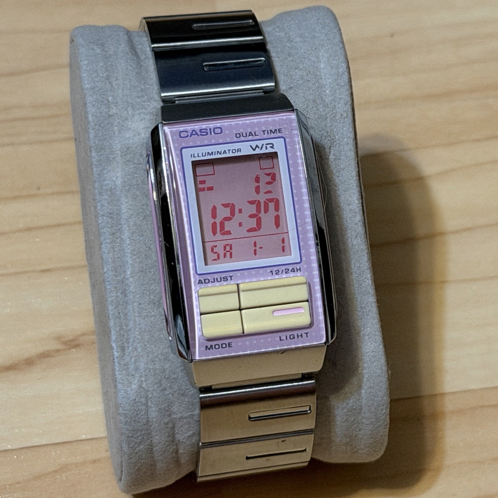 Casio LA-201W Vintage Silver Display Illuminator Futurist Digital Watch LA201