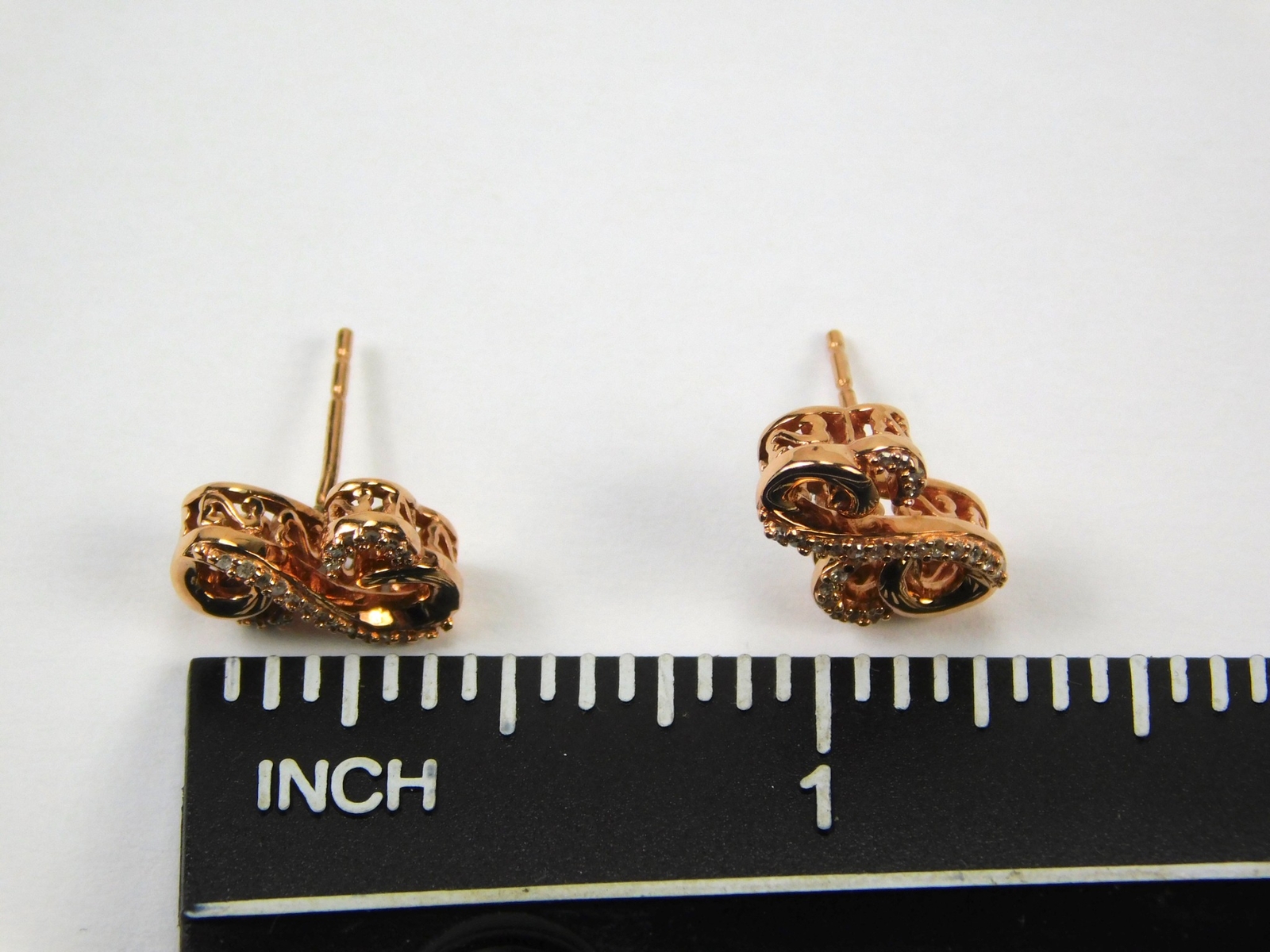 Beautiful 10K Rose Gold Diamond Designer’s Marked Stud Earrings Jewelry