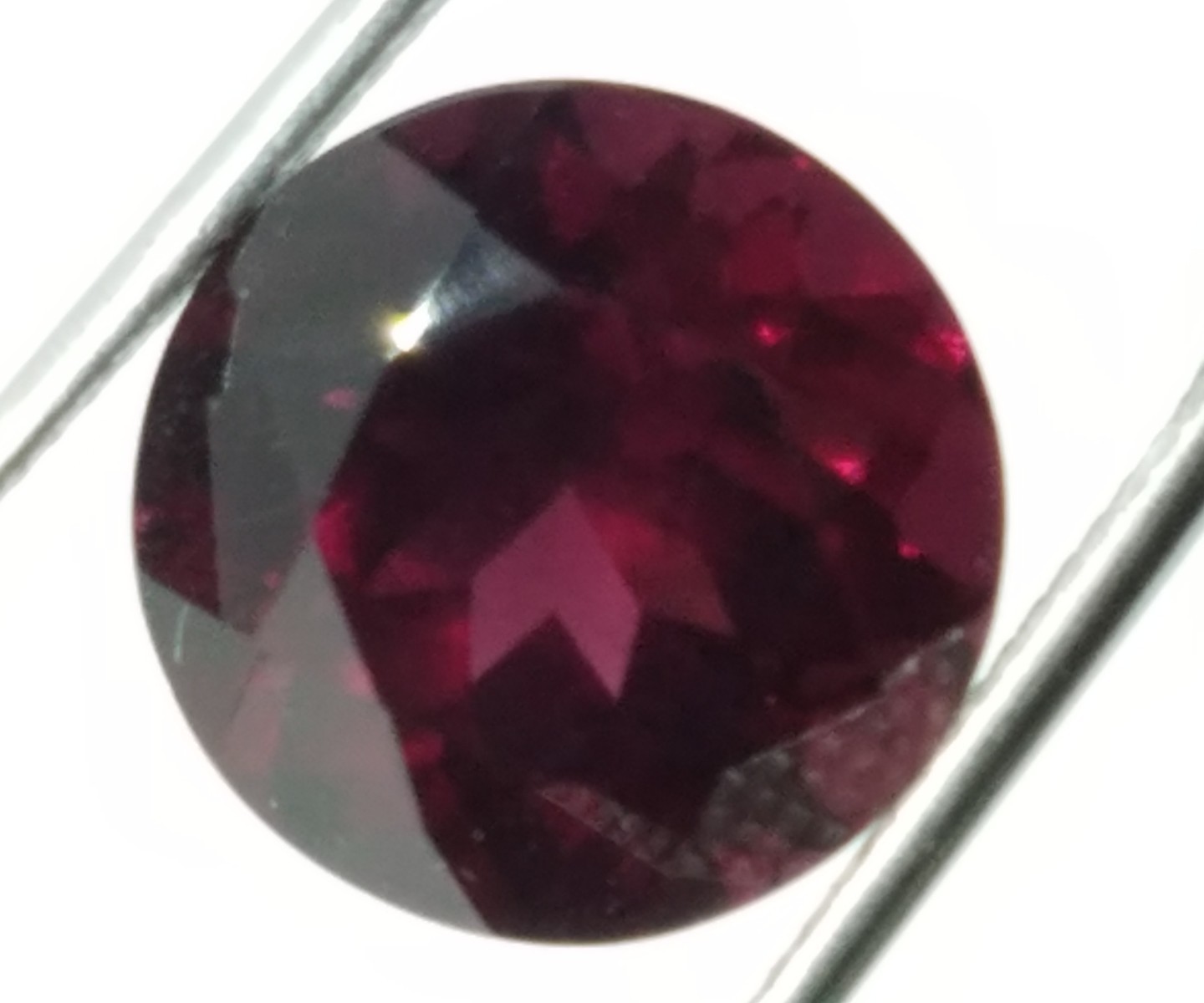 11.09 CARAT NATURAL RHODOLITE GARNET 13.11 MM ROUND