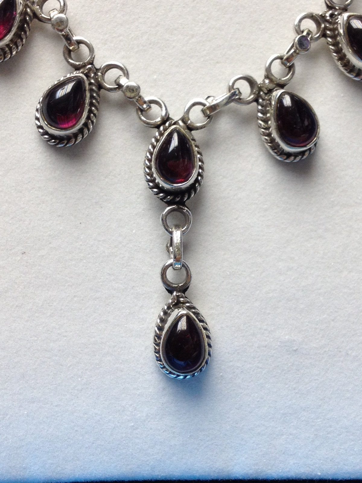 925 STERLING SILVER GENUINE GARNET PEAR-SHAPED OVAL STONES LADY NECKLACE 17″ 18G